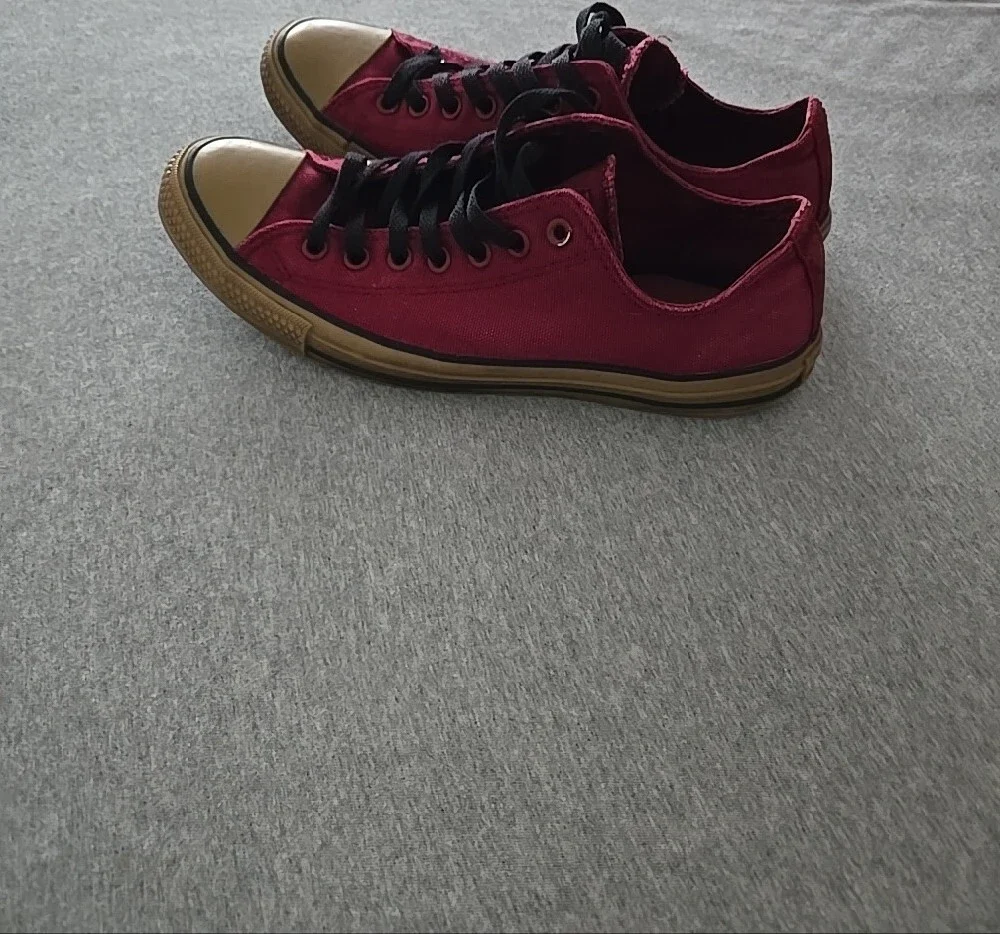 Converse Men's Maroon Canvas Low-Top Sneakers with Black Laces Gum Soles